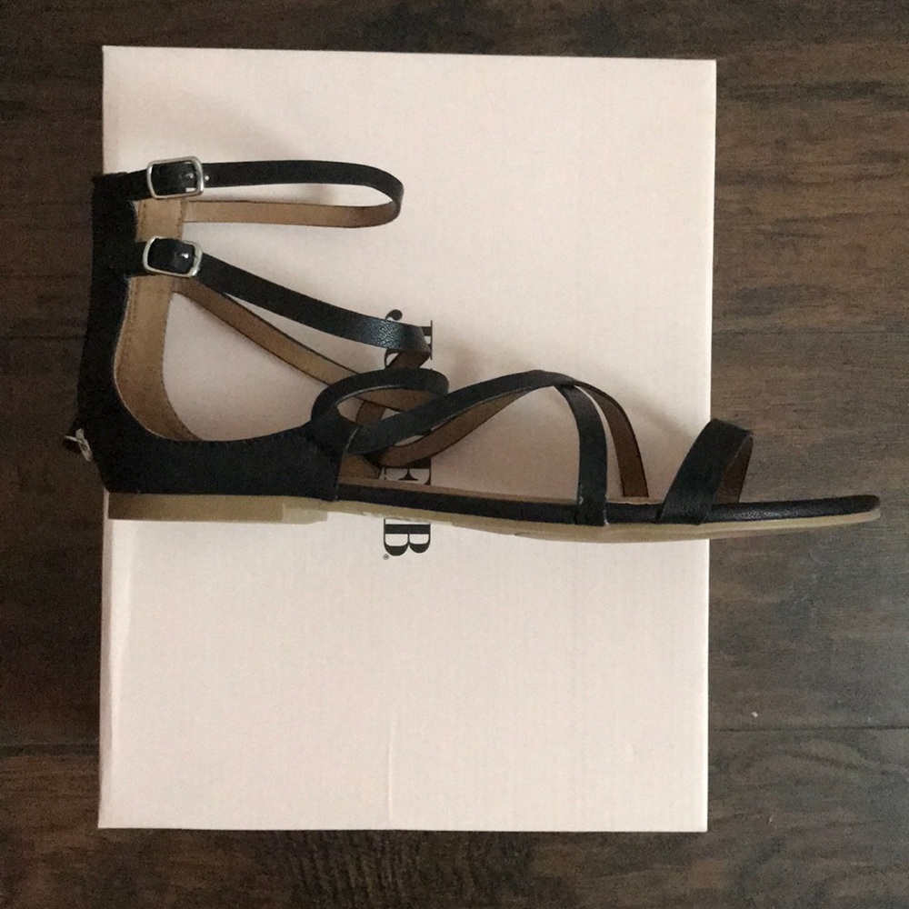 Sandal - Picture 2 of 3